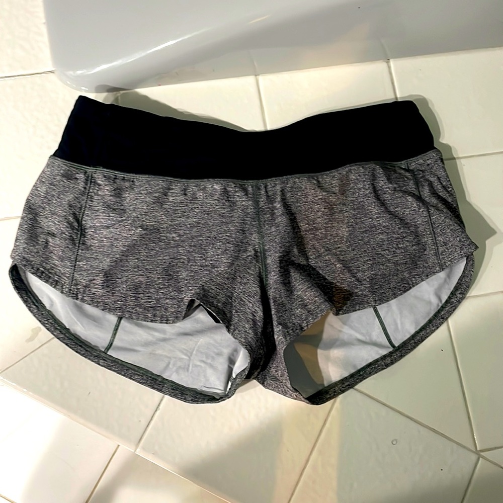 Lulu lemon speed up shorts grey size 6